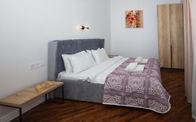 Friends House- сучасні апартаменти в центрі Львова