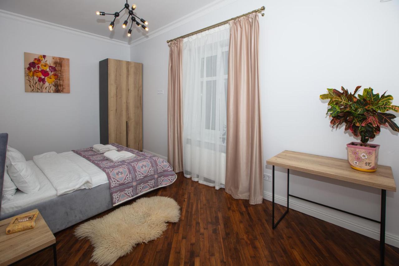 Friends House- сучасні апартаменти в центрі Львова Экстерьер фото
