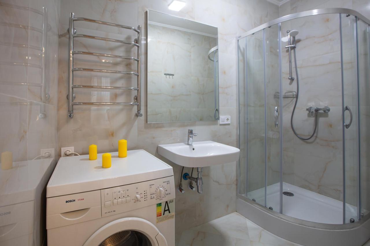 Friends House- сучасні апартаменти в центрі Львова Экстерьер фото